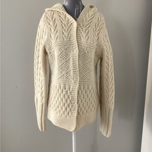 American Eagle Wool hand-knit Women's Cream Cable Sweater(large)